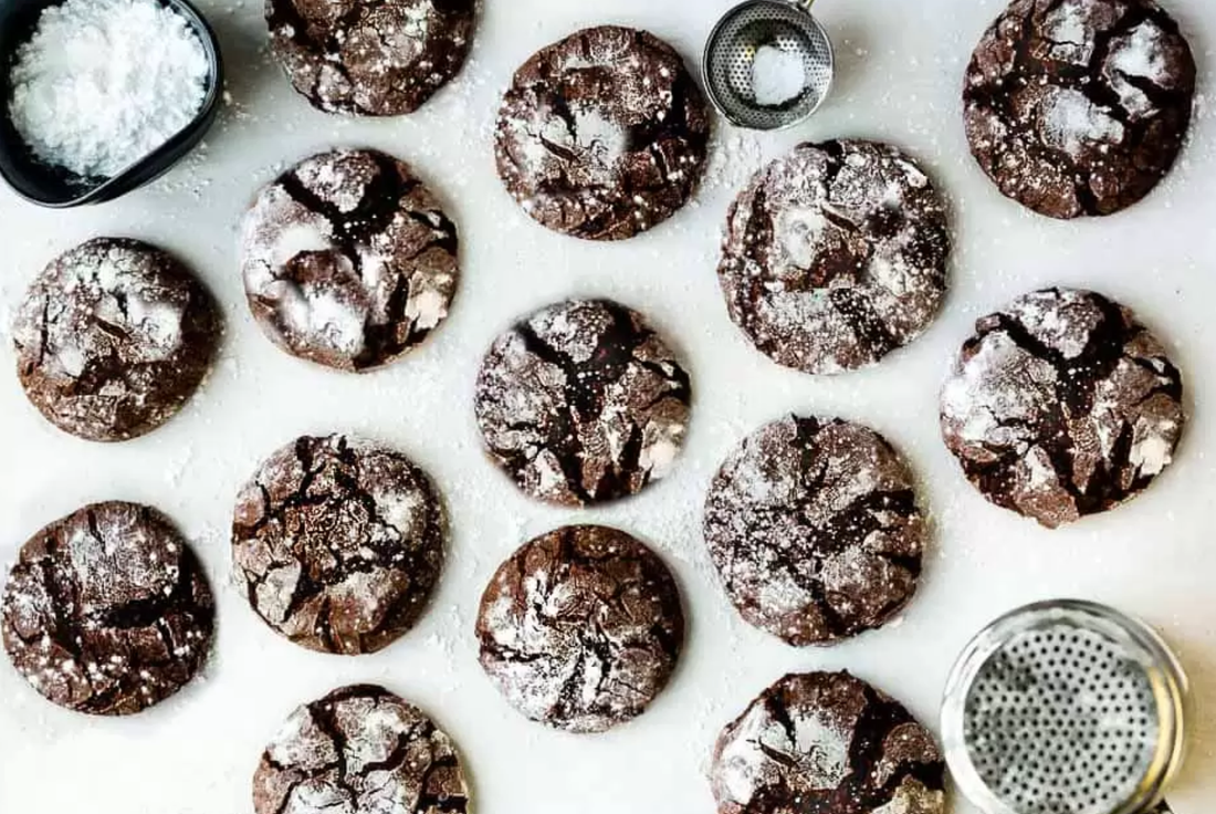 a bunch of keto crinkles cookies