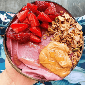 strawberry smoothie bowl